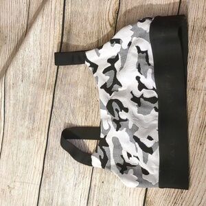 Koral camo sports bra size small?
